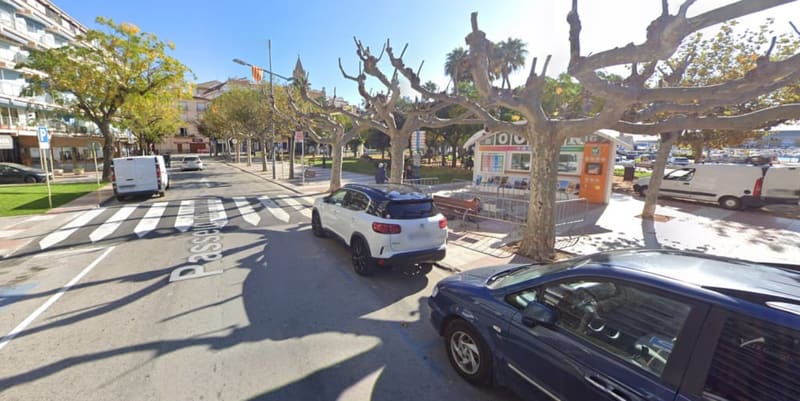 Oficina de Turisme de Palamós, punt de trobada per a circulació en cotxe